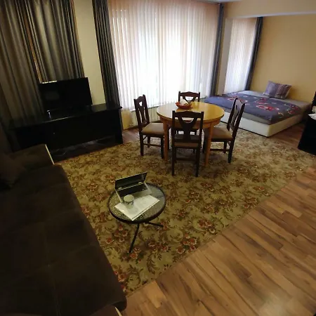 Smart At Central Square Apartment *